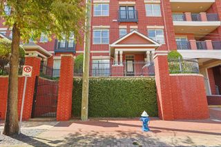 2400 S Mccue Road 104, Houston, TX 77056
