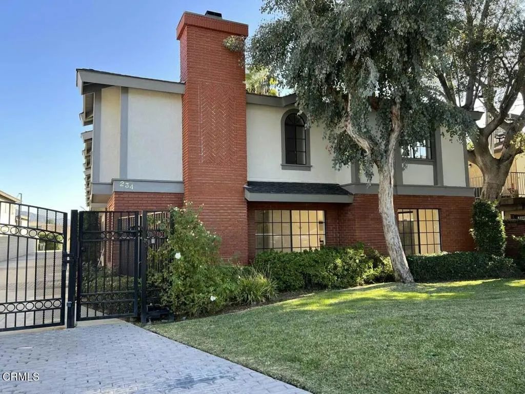 234 S 5th Avenue E, Monrovia, CA 91016