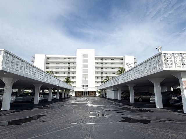 401 Lake Shore Drive 802, Lake Park, FL 33403