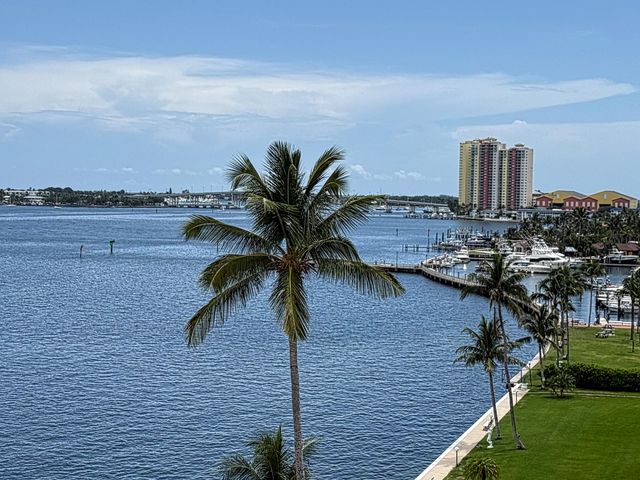 401 Lake Shore Drive 802, Lake Park, FL 33403