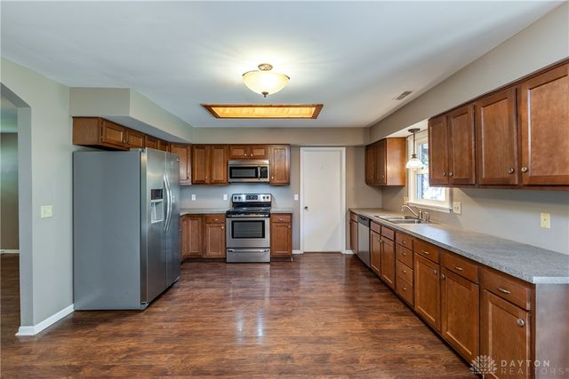 1075 Crestview Drive, Troy, OH 45373