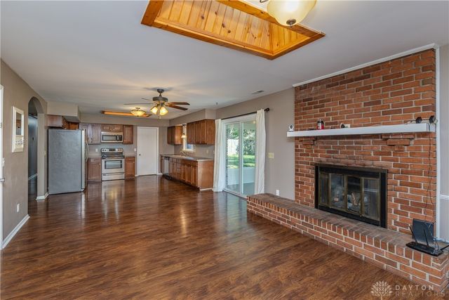 1075 Crestview Drive, Troy, OH 45373