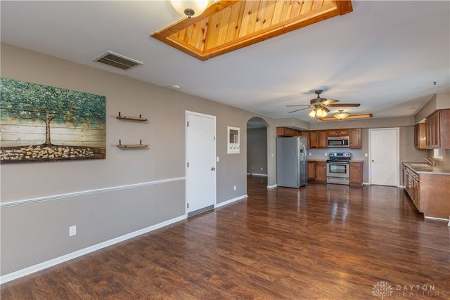 1075 Crestview Drive, Troy, OH 45373