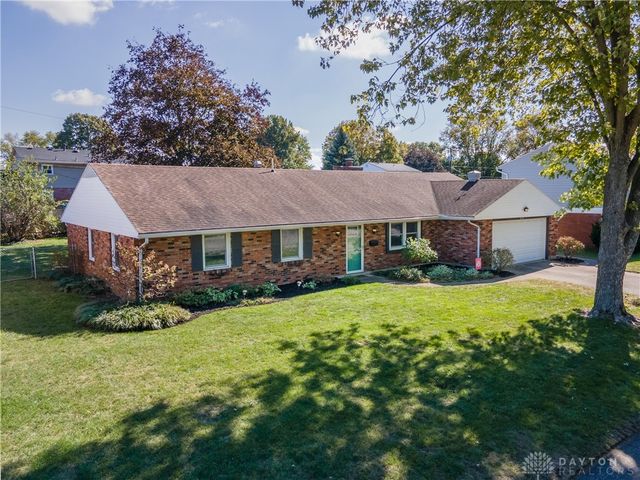 1075 Crestview Drive, Troy, OH 45373