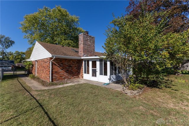 1075 Crestview Drive, Troy, OH 45373