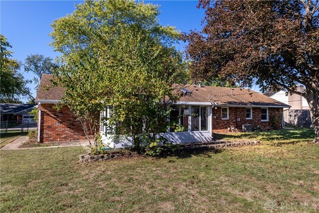 1075 Crestview Drive, Troy, OH 45373