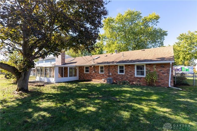 1075 Crestview Drive, Troy, OH 45373