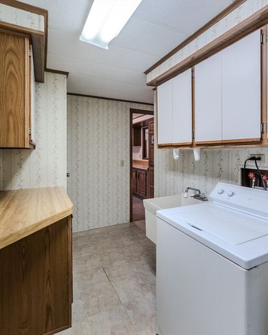 59 Clayton Drive, West Springfield, MA 01089