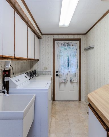 59 Clayton Drive, West Springfield, MA 01089