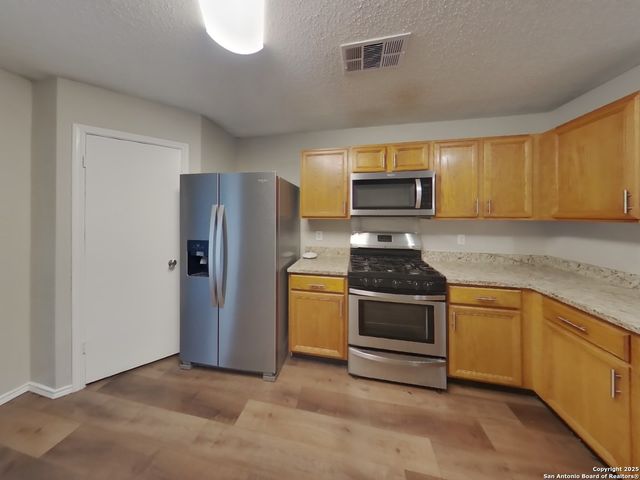 9918 Autumn Arch, Converse, TX 78109