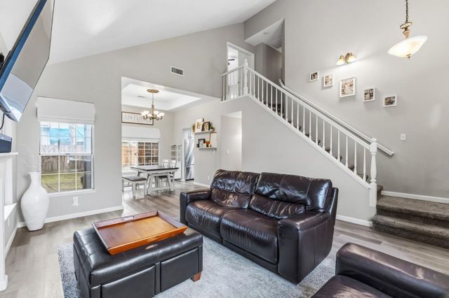 7305 N Woodrow, Fresno, CA 93720