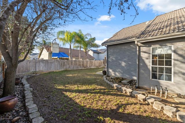 7305 N Woodrow, Fresno, CA 93720