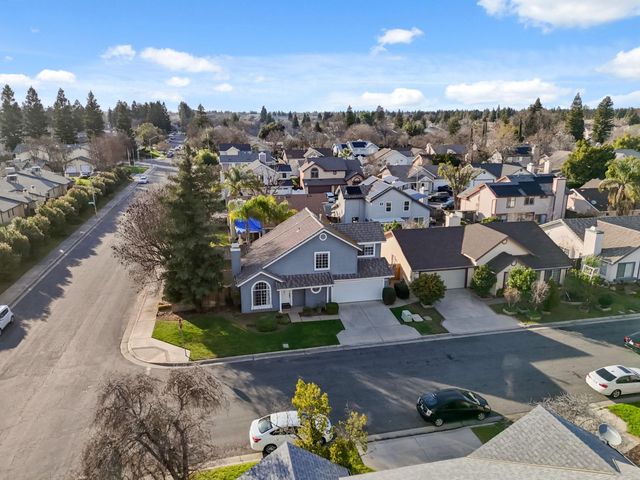 7305 N Woodrow, Fresno, CA 93720