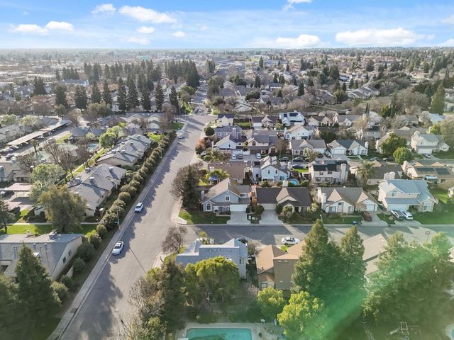 7305 N Woodrow, Fresno, CA 93720