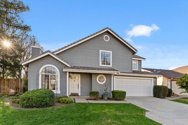 7305 N Woodrow, Fresno, CA 93720