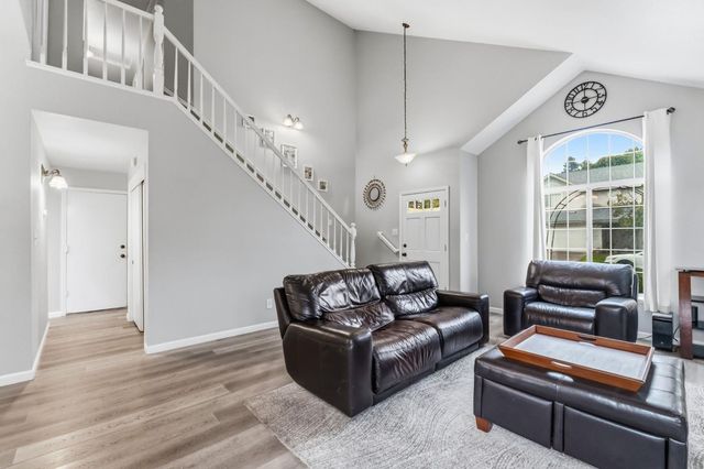 7305 N Woodrow, Fresno, CA 93720