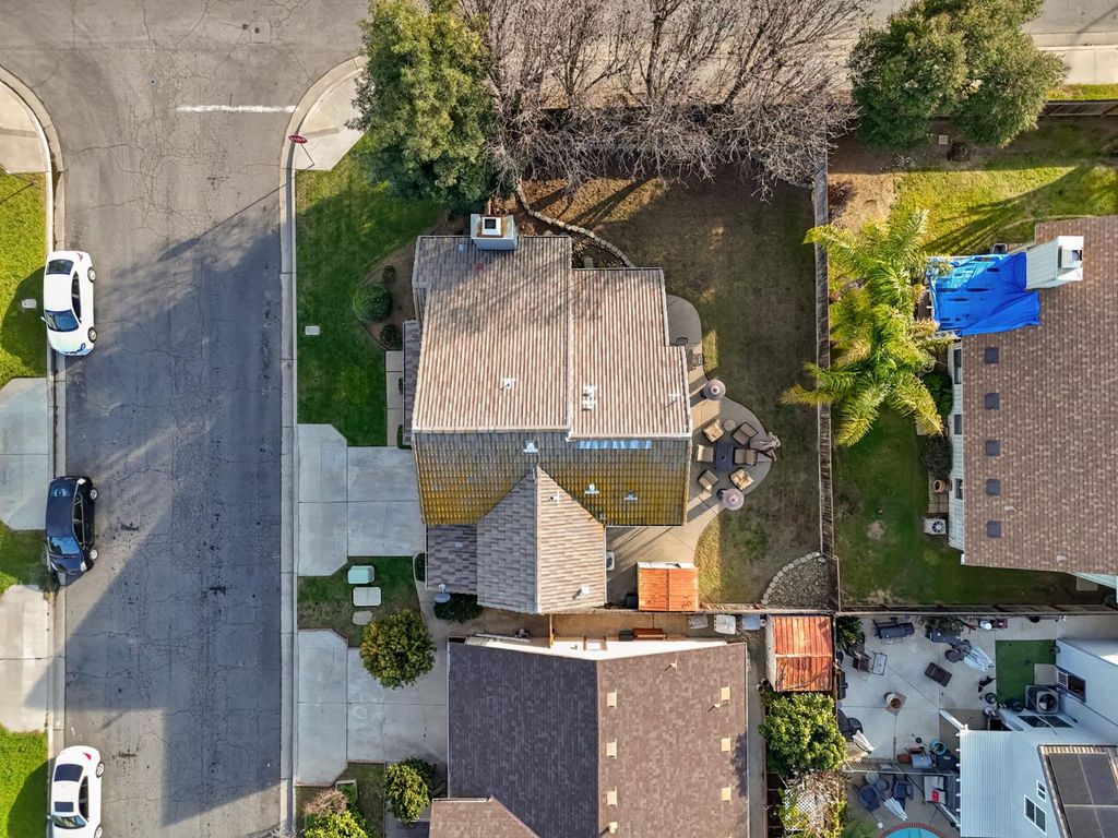 Image 34 of property listing at 7305 N Woodrow, Fresno, CA 93720