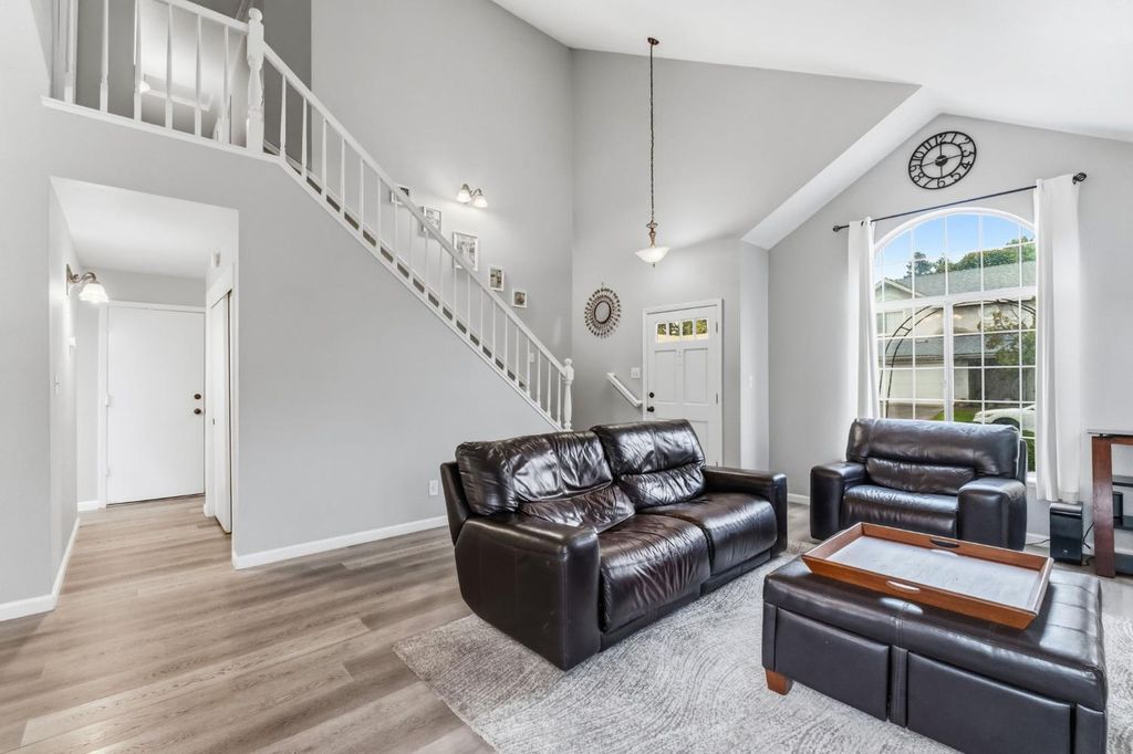 Image 5 of property listing at 7305 N Woodrow, Fresno, CA 93720