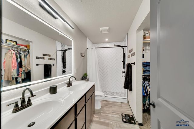 652 RACHEL LN, Box Elder, SD 57719