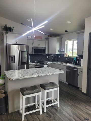 652 RACHEL LN, Box Elder, SD 57719