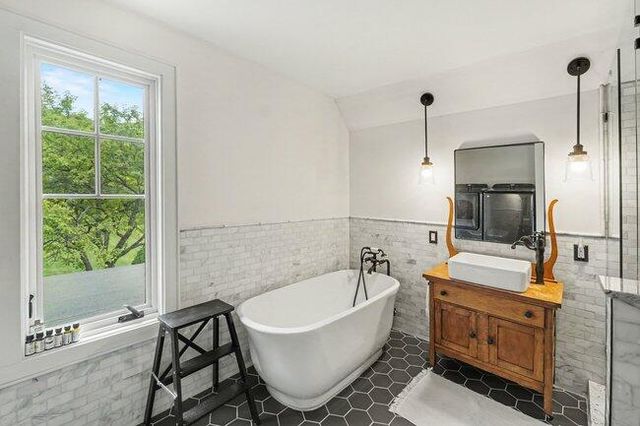 48 S Sashabaw Road, Ortonville, MI 48462