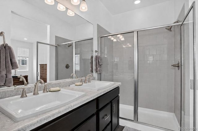 1657 S Andes Way, Aurora, CO 80017