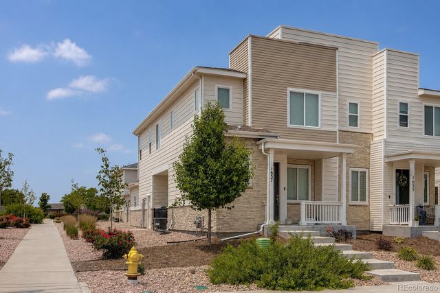 1657 S Andes Way, Aurora, CO 80017