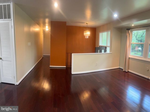 905 PLAYFORD LN, Silver Spring, MD 20901