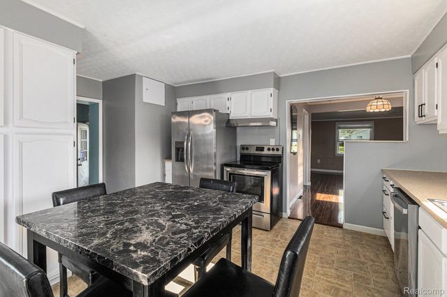 17325 Doris, Fraser, MI 48026