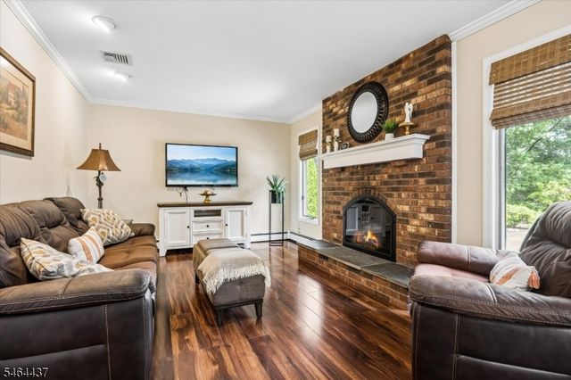 87 Webster Dr, Wayne Twp., NJ 07470