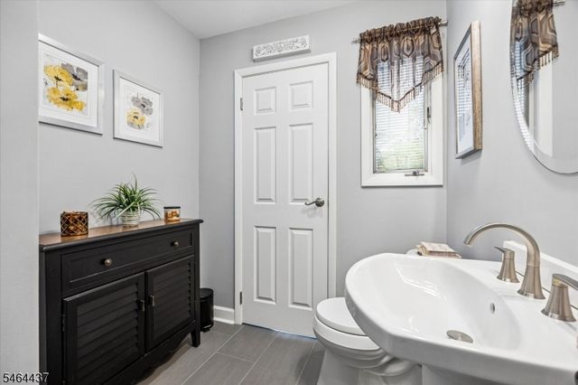 87 Webster Dr, Wayne Twp., NJ 07470