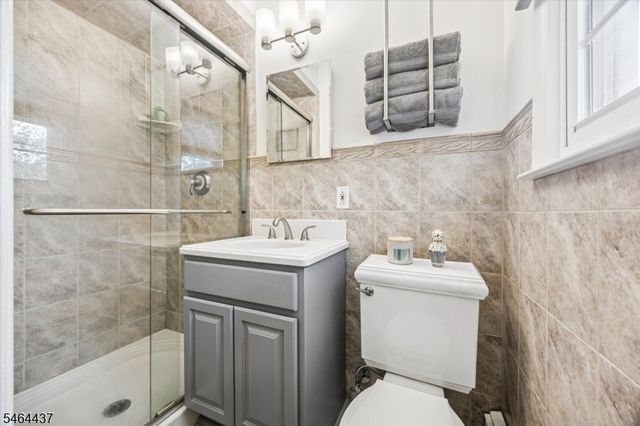 87 Webster Dr, Wayne Twp., NJ 07470
