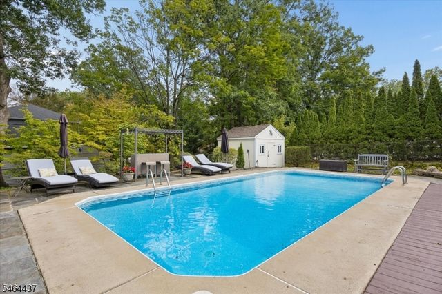 87 Webster Dr, Wayne Twp., NJ 07470