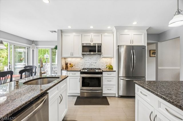 87 Webster Dr, Wayne Twp., NJ 07470