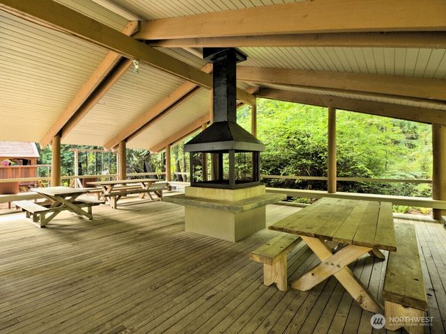 133 E Barnacle Boulevard, Shelton, WA 98584