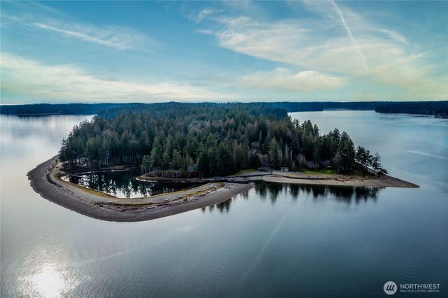 133 E Barnacle Boulevard, Shelton, WA 98584