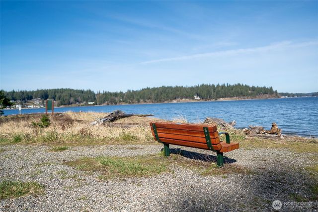 133 E Barnacle Boulevard, Shelton, WA 98584