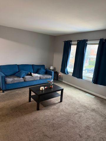 8626 Trumbull Avenue, Skokie, IL 60076