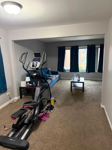 8626 Trumbull Avenue, Skokie, IL 60076