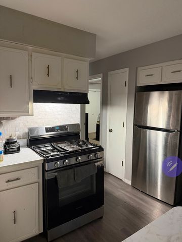 8626 Trumbull Avenue, Skokie, IL 60076