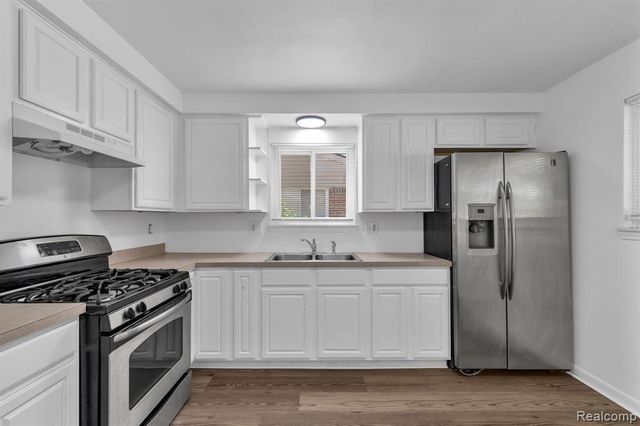 25636 Norfolk Street, Dearborn Heights, MI 48125
