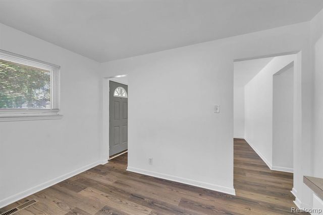 25636 Norfolk Street, Dearborn Heights, MI 48125