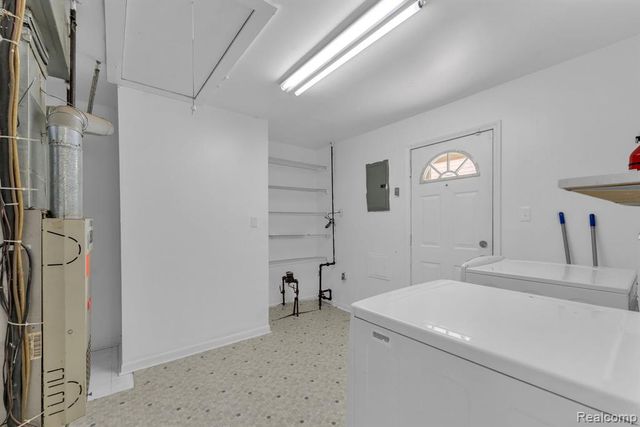 25636 Norfolk Street, Dearborn Heights, MI 48125