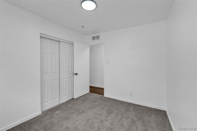 25636 Norfolk Street, Dearborn Heights, MI 48125