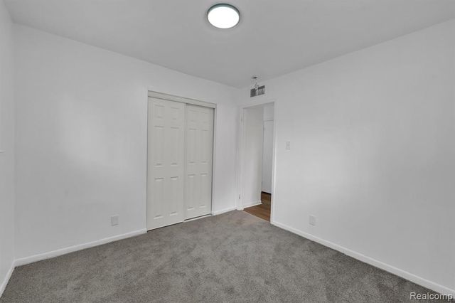 25636 Norfolk Street, Dearborn Heights, MI 48125