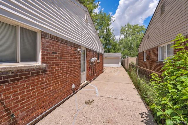 25636 Norfolk Street, Dearborn Heights, MI 48125