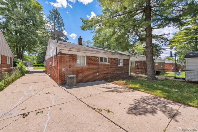 25636 Norfolk Street, Dearborn Heights, MI 48125