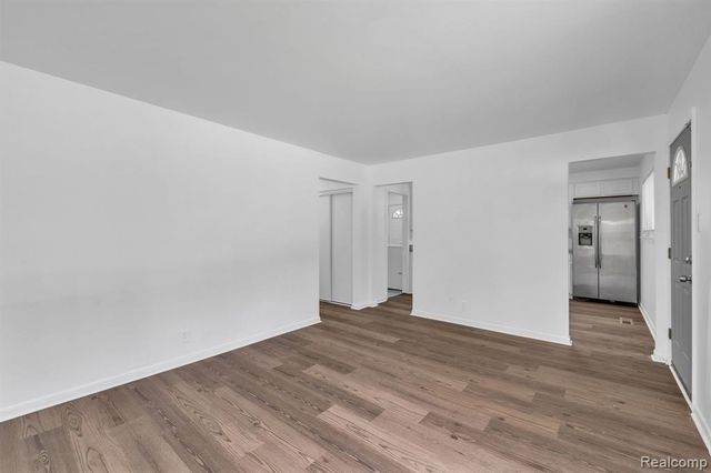25636 Norfolk Street, Dearborn Heights, MI 48125