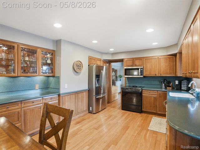 20145 Scarlet Court, Clinton Charter Township, MI 48036