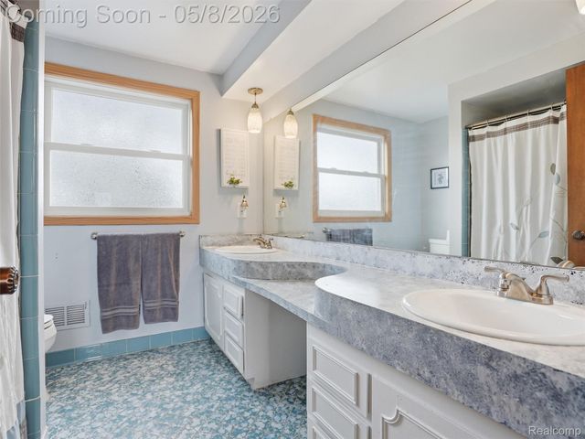 20145 Scarlet Court, Clinton Charter Township, MI 48036